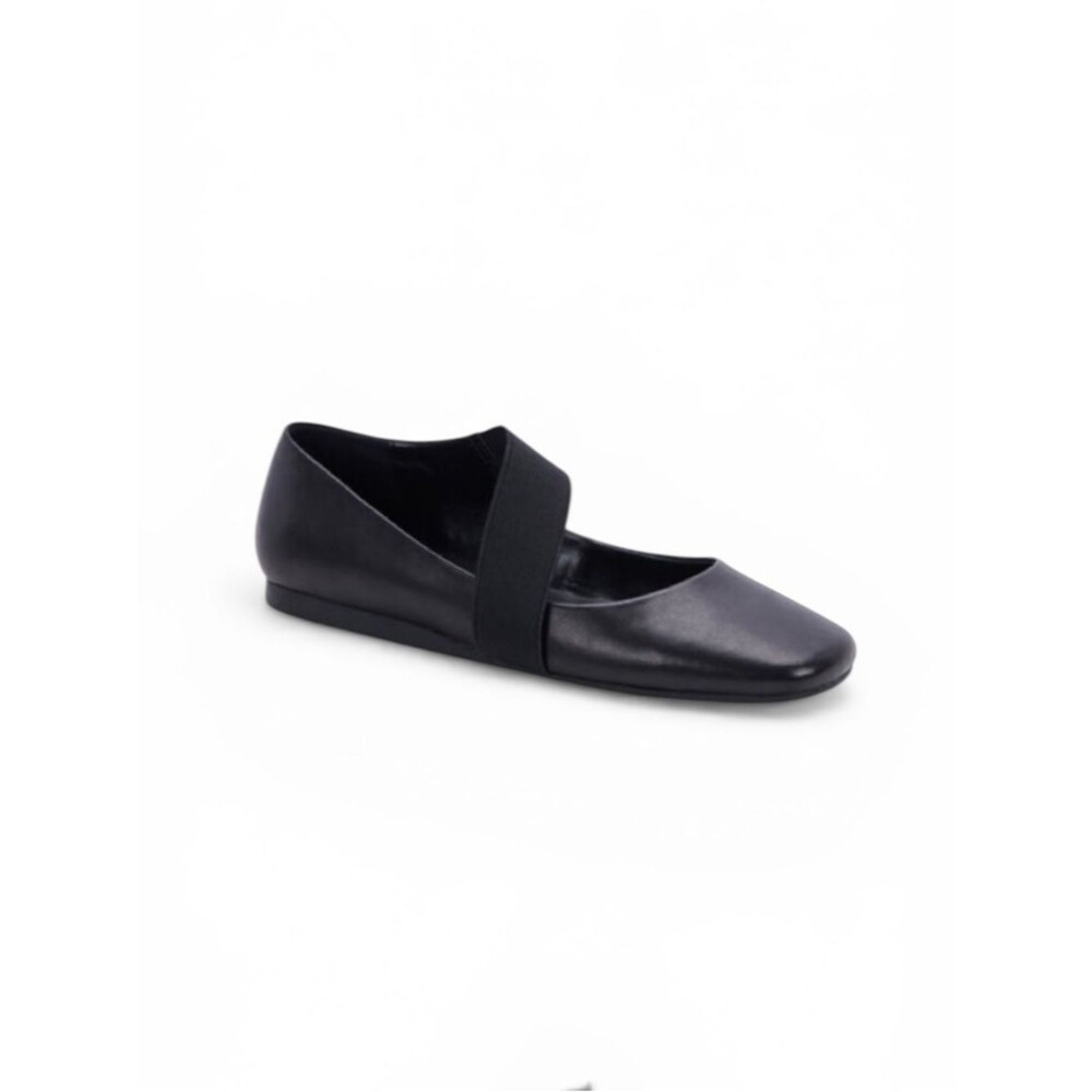 NEW Blondo Brielle Black Leather Waterproof Flat Sz 6